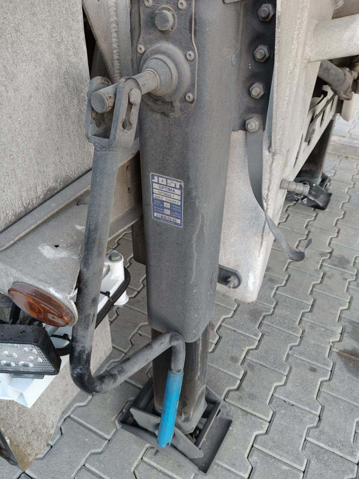 SERIN SECOND HAND - Tankoplegger: afbeelding 4 SERIN SECOND HAND - Tankoplegger: afbeelding 4