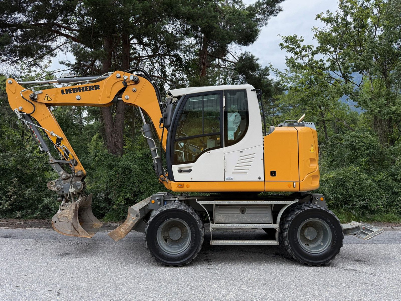 Liebherr A910 Compact Litronic,4 Schaufeln,Schnellwechsle - Mobiele graafmachine: afbeelding 1 Liebherr A910 Compact Litronic,4 Schaufeln,Schnellwechsle - Mobiele graafmachine: afbeelding 1