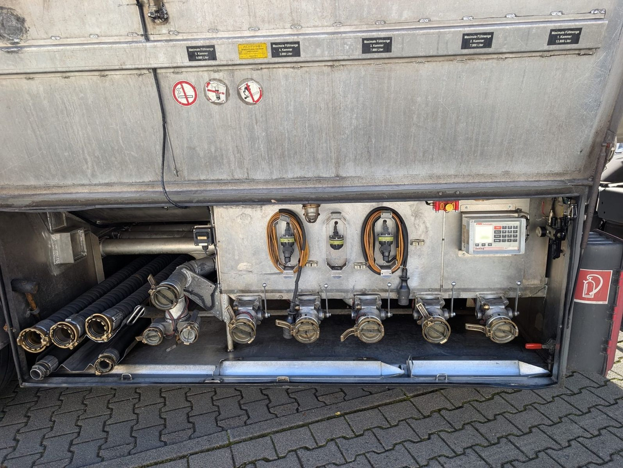 ROHR Hendricks Rohr, ADR, Diesel/Benzin 5 Kammern - Tankoplegger: afbeelding 4 ROHR Hendricks Rohr, ADR, Diesel/Benzin 5 Kammern - Tankoplegger: afbeelding 4