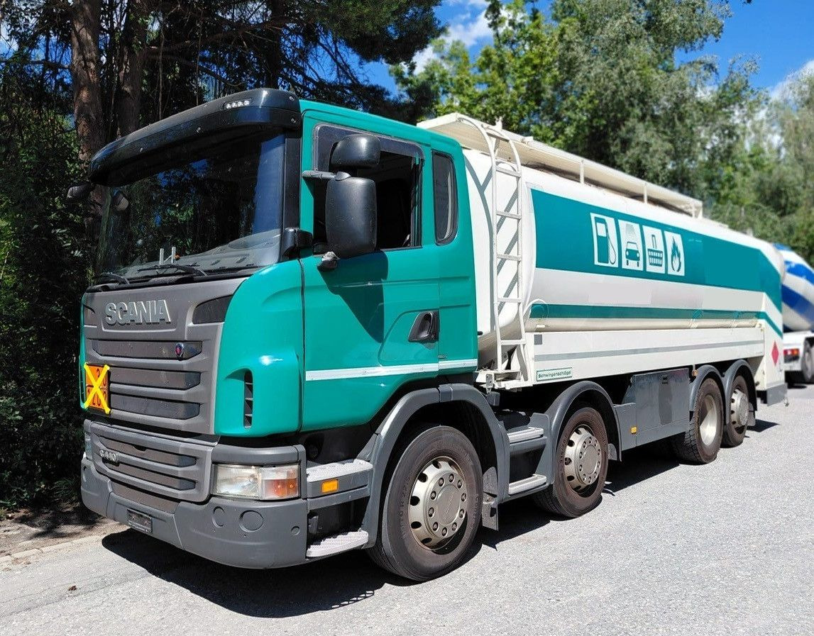 Scania G440 8x2, E5, Schwingenschloegel, 2 Kammern, ADR - Tankwagen: afbeelding 2 Scania G440 8x2, E5, Schwingenschloegel, 2 Kammern, ADR - Tankwagen: afbeelding 2