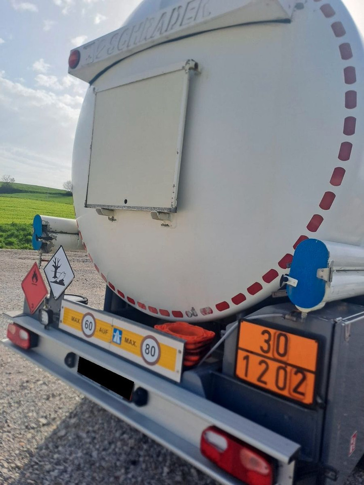 Schrader ADR, Treibstoff Diesel/Benzin, 4 Kammern, Sening Schrader ADR, Treibstoff Diesel/Benzin, 4 Kammern, Sening - Tankoplegger: afbeelding 4 Schrader ADR, Treibstoff Diesel/Benzin, 4 Kammern, Sening Schrader ADR, Treibstoff Diesel/Benzin, 4 Kammern, Sening - Tankoplegger: afbeelding 4