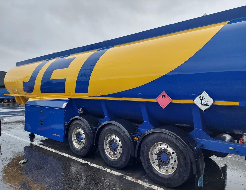 Schwarzmüller Schwingenschlögel,ADR,Diesel/Benzin, 5 Kammern - Tankoplegger: afbeelding 1 Schwarzmüller Schwingenschlögel,ADR,Diesel/Benzin, 5 Kammern - Tankoplegger: afbeelding 1
