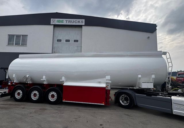 Schwarzmüller TS 3/E ADR, 6 Kammern Treibstoff Fuel - Tankoplegger: afbeelding 2 Schwarzmüller TS 3/E ADR, 6 Kammern Treibstoff Fuel - Tankoplegger: afbeelding 2