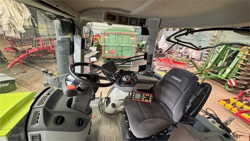 Claas AXION 830 CEBIS - Tractor: afbeelding 4 Claas AXION 830 CEBIS - Tractor: afbeelding 4