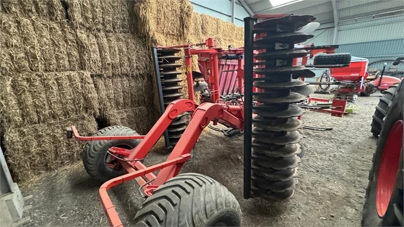 Kuhn CULTIMER L4000 Bugseret - Eg: afbeelding 3 Kuhn CULTIMER L4000 Bugseret - Eg: afbeelding 3