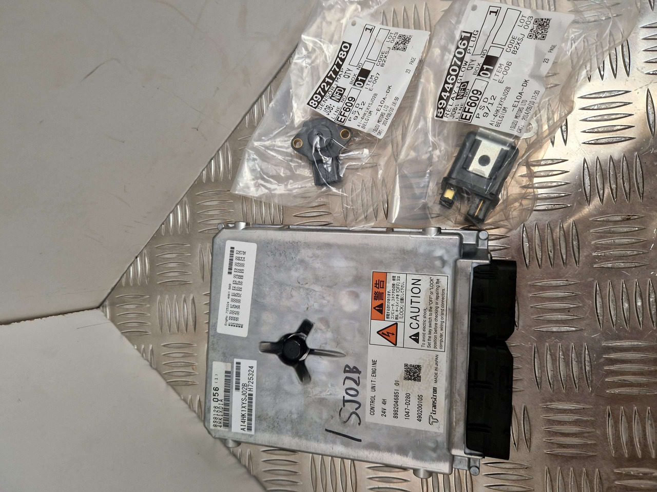 ISUZU ECU 4HK1 XYSJ02B 24V H725324 - Motor en onderdelen voor Bouwmachine: afbeelding 2 ISUZU ECU 4HK1 XYSJ02B 24V H725324 - Motor en onderdelen voor Bouwmachine: afbeelding 2