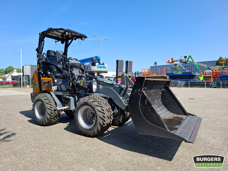 Giant G1500 X-TRA - Compacte rupslader: afbeelding 2 Giant G1500 X-TRA - Compacte rupslader: afbeelding 2