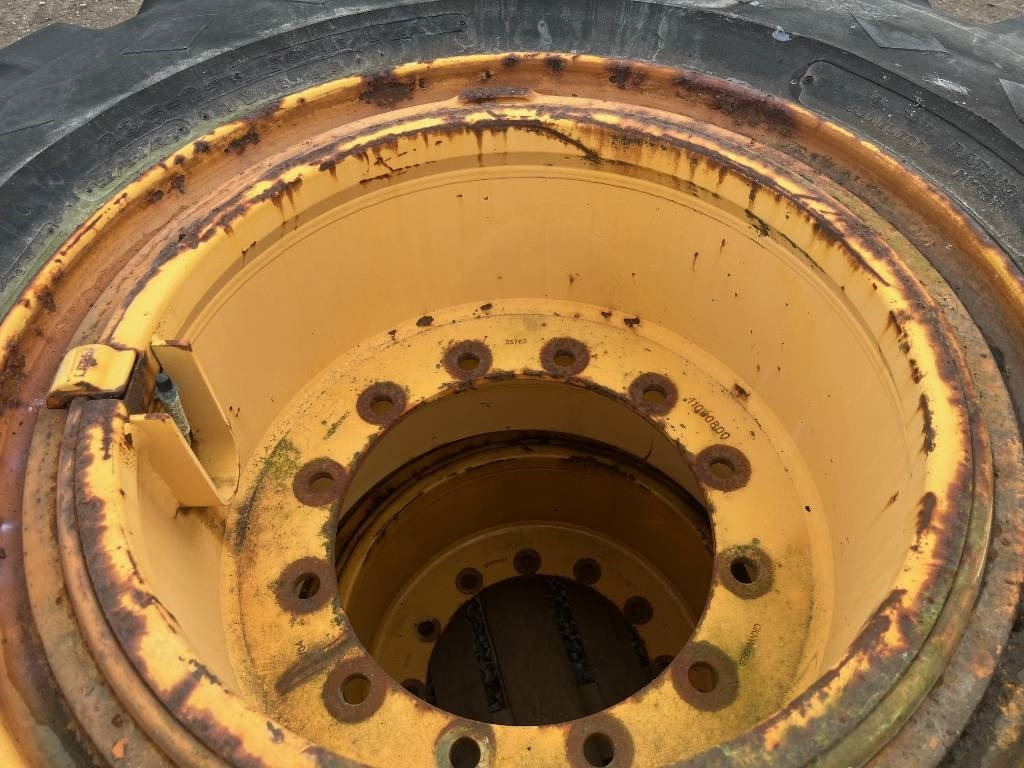 Goodyear 23,5-25 Volvo A25 C - Complete wiel: afbeelding 4 Goodyear 23,5-25 Volvo A25 C - Complete wiel: afbeelding 4
