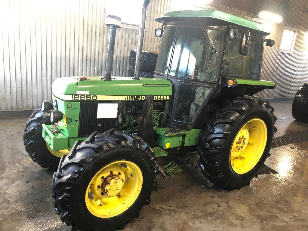 John Deere 2250 Dismantled for spare parts - Tractor: afbeelding 1 John Deere 2250 Dismantled for spare parts - Tractor: afbeelding 1