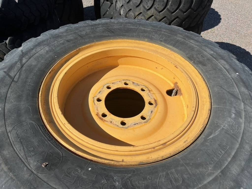 Michelin XHA 15,5-R25 till Volvo L50E C D B - Band voor Bouwmachine: afbeelding 4 Michelin XHA 15,5-R25 till Volvo L50E C D B - Band voor Bouwmachine: afbeelding 4