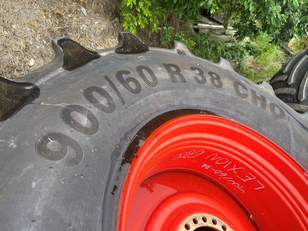Mitas 900/60R38 Däck till Claas Lexion 6800 - Band voor Landbouwmachine: afbeelding 3 Mitas 900/60R38 Däck till Claas Lexion 6800 - Band voor Landbouwmachine: afbeelding 3