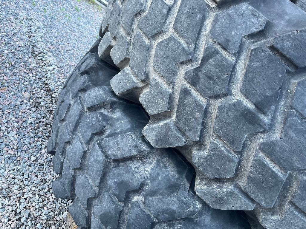 Nokian 18,4-34 14,9-24 till Volvo Bm 840 841 - Band voor Bouwmachine: afbeelding 3 Nokian 18,4-34 14,9-24 till Volvo Bm 840 841 - Band voor Bouwmachine: afbeelding 3