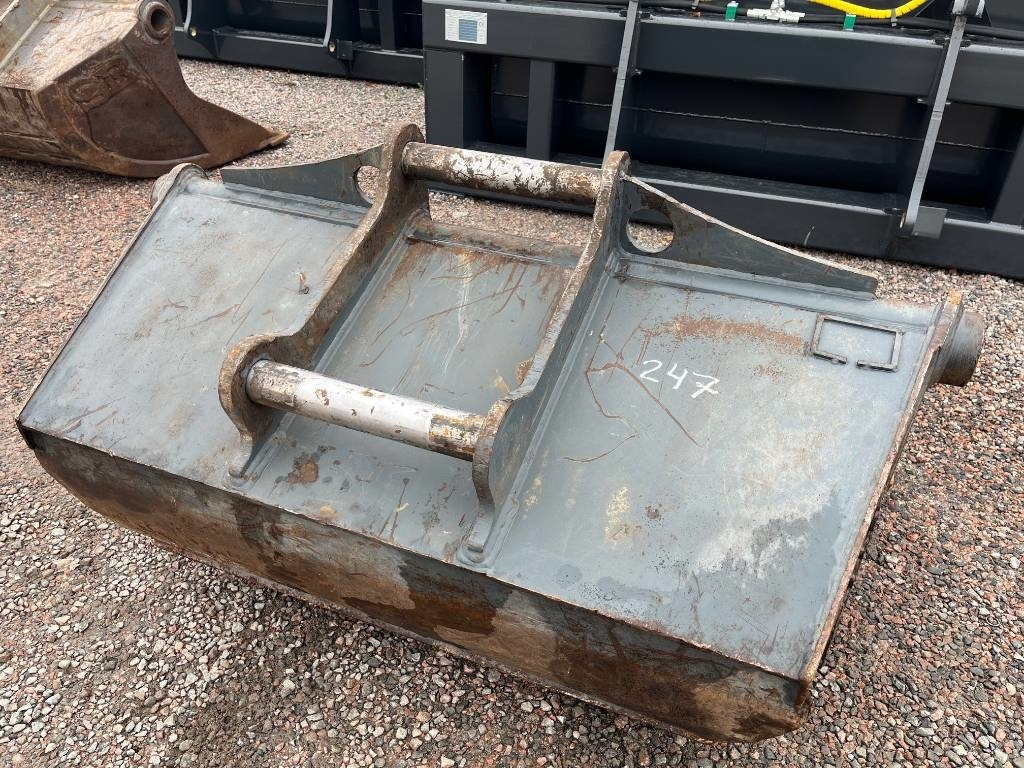 Planerskopa / Planning bucket Carrus S60 - Bak voor Bouwmachine: afbeelding 2 Planerskopa / Planning bucket Carrus S60 - Bak voor Bouwmachine: afbeelding 2