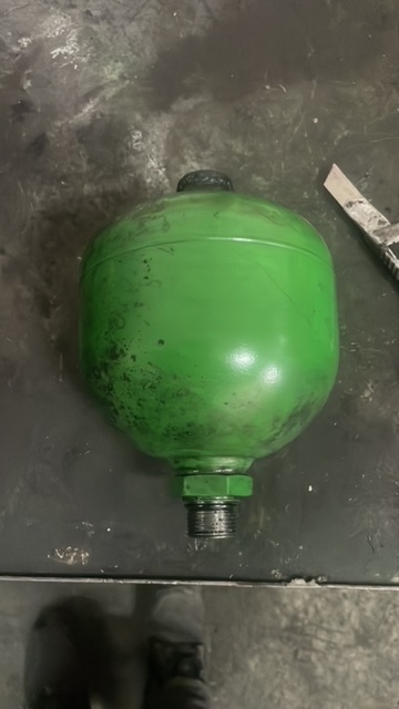 Akumulator gazowy John Deere - Batterij voor Landbouwmachine: afbeelding 2 Akumulator gazowy John Deere - Batterij voor Landbouwmachine: afbeelding 2