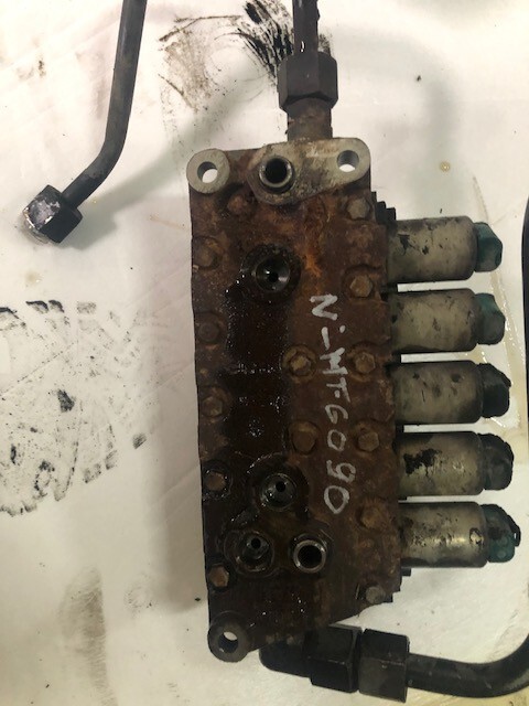 Blok Zaworowy Skrzyni Biegów - Auto Command - New Holland - Versnellingsbak voor Landbouwmachine: afbeelding 4 Blok Zaworowy Skrzyni Biegów - Auto Command - New Holland - Versnellingsbak voor Landbouwmachine: afbeelding 4