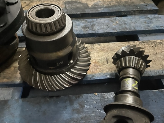 Bob Cat mechanizm róźnicowy Atak i talerz 14x32 - Differentieel voor Bouwmachine: afbeelding 4 Bob Cat mechanizm róźnicowy Atak i talerz 14x32 - Differentieel voor Bouwmachine: afbeelding 4