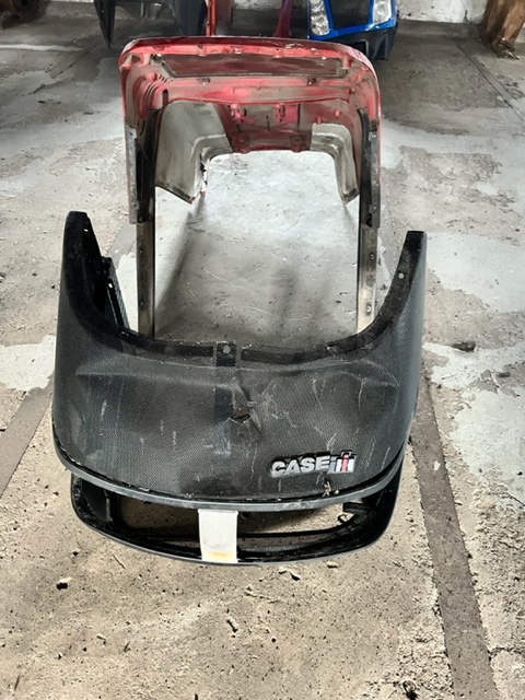 Case Farmall Pokrywa Maska silnika 84472108 - Motorkap voor Tractor: afbeelding 1 Case Farmall Pokrywa Maska silnika 84472108 - Motorkap voor Tractor: afbeelding 1