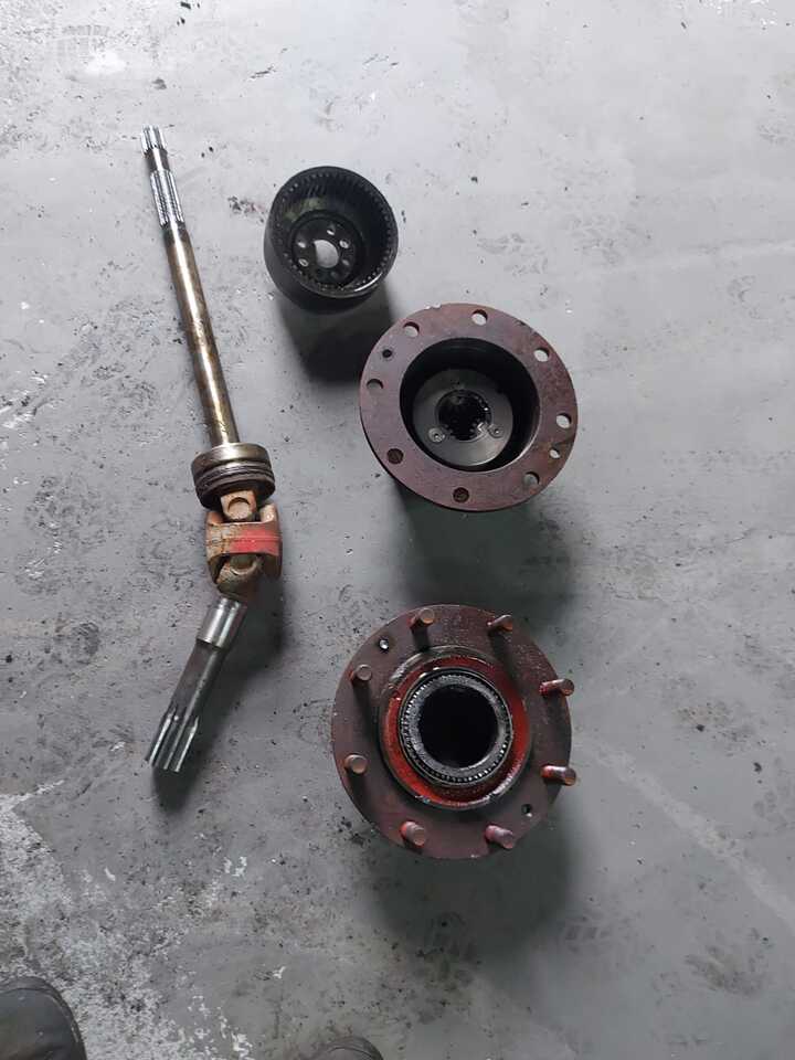 Cat TH 62 | Cat TH 82 - Zwolnica | Półoś - Aandrijfas voor Landbouwmachine: afbeelding 1 Cat TH 62 | Cat TH 82 - Zwolnica | Półoś - Aandrijfas voor Landbouwmachine: afbeelding 1