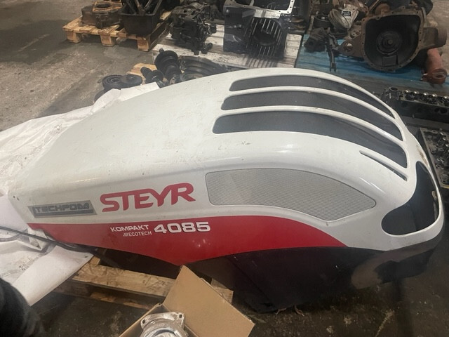 Ciągnik rolniczy Steyr 4085 Pokrywa silnika / Maska / Klapa Silnika - Motorkap voor Landbouwmachine: afbeelding 3 Ciągnik rolniczy Steyr 4085 Pokrywa silnika / Maska / Klapa Silnika - Motorkap voor Landbouwmachine: afbeelding 3