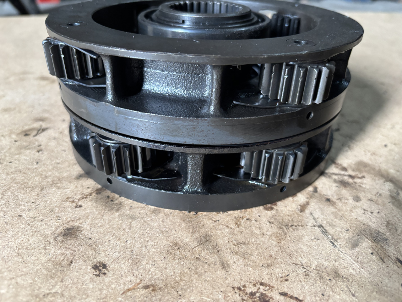 Claas AXION 830 Jarzmo Satelitów Dźwigar 0011571612 0011584502 - Differentieel voor Tractor: afbeelding 3 Claas AXION 830 Jarzmo Satelitów Dźwigar 0011571612 0011584502 - Differentieel voor Tractor: afbeelding 3