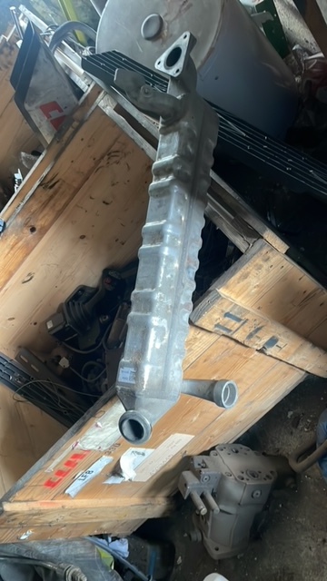 Claas Arion - Chłodnica EGR RE548348 - EGR koeler voor Landbouwmachine: afbeelding 2 Claas Arion - Chłodnica EGR RE548348 - EGR koeler voor Landbouwmachine: afbeelding 2