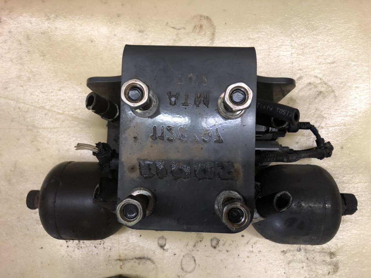 Claas Arion-amortyzacja osi/Claas Arion 620 - Ophanging voor Landbouwmachine: afbeelding 2 Claas Arion-amortyzacja osi/Claas Arion 620 - Ophanging voor Landbouwmachine: afbeelding 2