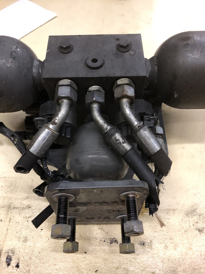 Claas Arion-amortyzacja osi/Claas Arion 620 - Ophanging voor Landbouwmachine: afbeelding 3 Claas Arion-amortyzacja osi/Claas Arion 620 - Ophanging voor Landbouwmachine: afbeelding 3