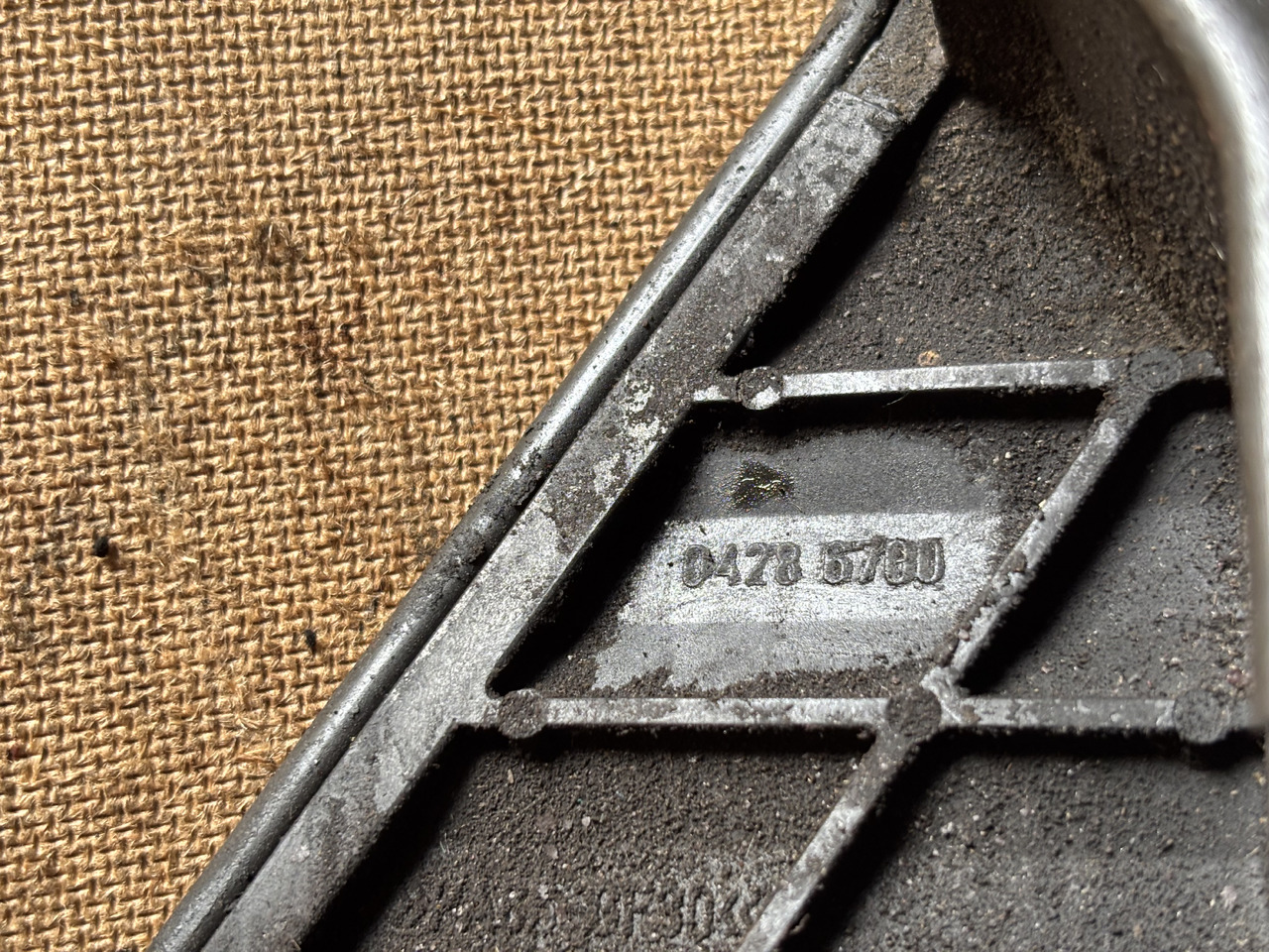 Deutz TD2011 D2011 D2011L04W Obudowa Rozrządu 04286700 - Motor en onderdelen: afbeelding 2 Deutz TD2011 D2011 D2011L04W Obudowa Rozrządu 04286700 - Motor en onderdelen: afbeelding 2