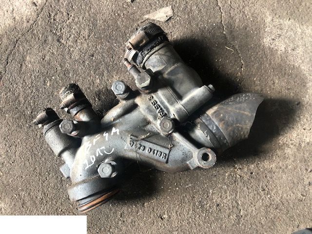 Deutz bf4m2012 - Obudowa Termostatu - Thermostaat voor Landbouwmachine: afbeelding 1 Deutz bf4m2012 - Obudowa Termostatu - Thermostaat voor Landbouwmachine: afbeelding 1