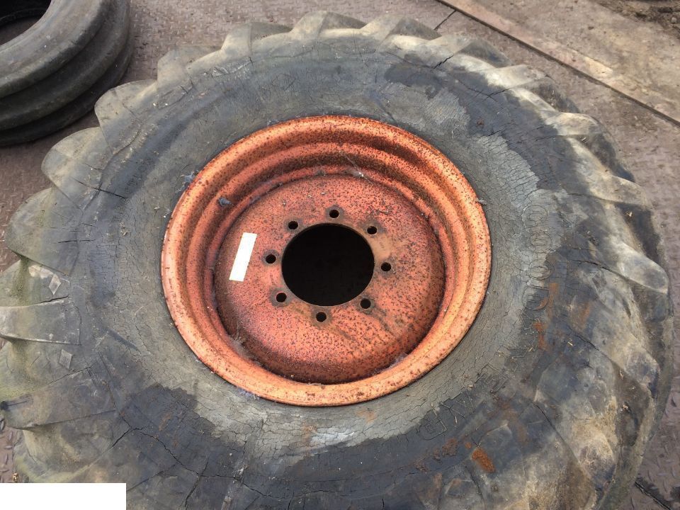 Felga Claas Dominator 16x28 OPONA GOODYEAR GRATIS! - Complete wiel voor Landbouwmachine: afbeelding 1 Felga Claas Dominator 16x28 OPONA GOODYEAR GRATIS! - Complete wiel voor Landbouwmachine: afbeelding 1