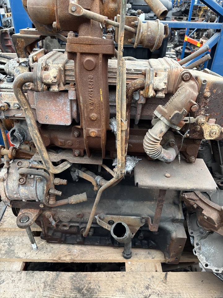 Fendt 412 Vario Silnik Blok Kolektor Tłok Tryb Kołnierz CZĘŚCI 04295177R 404200101140 - Motor en onderdelen voor Landbouwmachine: afbeelding 2 Fendt 412 Vario Silnik Blok Kolektor Tłok Tryb Kołnierz CZĘŚCI 04295177R 404200101140 - Motor en onderdelen voor Landbouwmachine: afbeelding 2