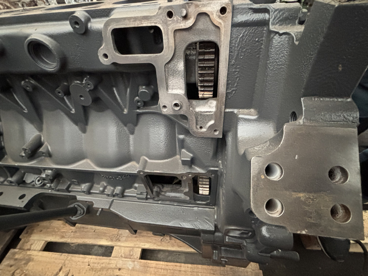 Fendt 936 Gen 7 Silnik D1556LE523 Miska Olejowa H218PF150163A CZĘŚCI - Carterpan voor Tractor: afbeelding 4 Fendt 936 Gen 7 Silnik D1556LE523 Miska Olejowa H218PF150163A CZĘŚCI - Carterpan voor Tractor: afbeelding 4