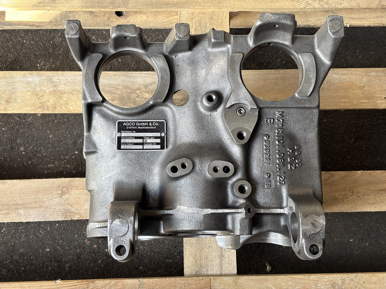 Fendt Obudowa Skrzyni Vario ML130 ML160 M716101081120 G716101000100 - Motor en onderdelen voor Landbouwmachine: afbeelding 1 Fendt Obudowa Skrzyni Vario ML130 ML160 M716101081120 G716101000100 - Motor en onderdelen voor Landbouwmachine: afbeelding 1