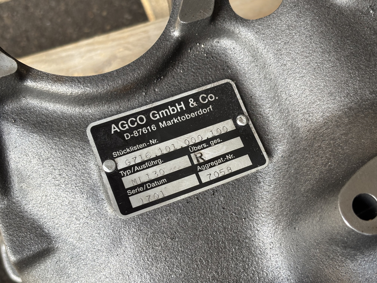 Fendt Obudowa Skrzyni Vario ML130 ML160 M716101081120 G716101000100 - Motor en onderdelen voor Landbouwmachine: afbeelding 2 Fendt Obudowa Skrzyni Vario ML130 ML160 M716101081120 G716101000100 - Motor en onderdelen voor Landbouwmachine: afbeelding 2