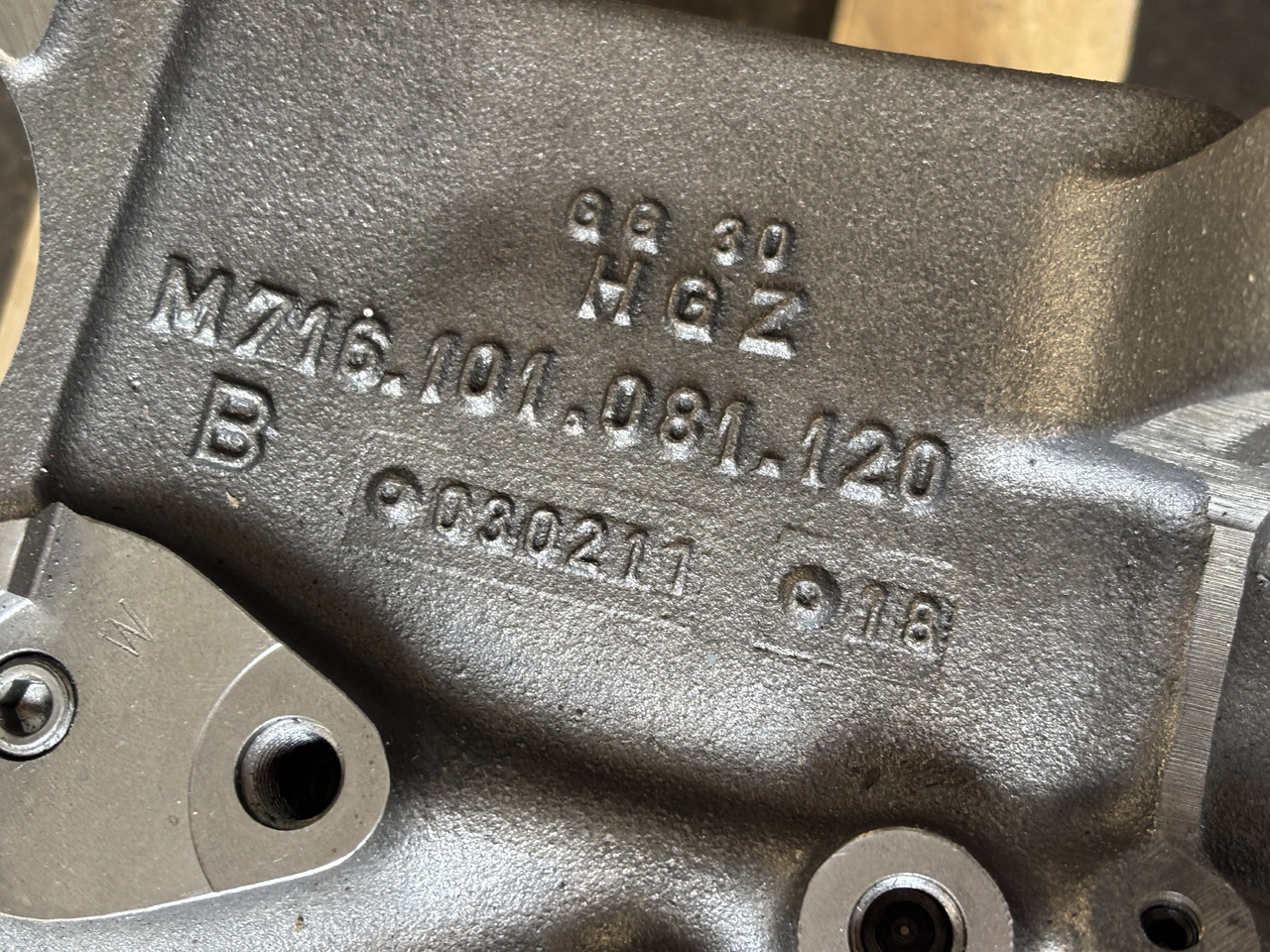 Fendt Obudowa Skrzyni Vario ML130 ML160 M716101081120 G716101000100 - Motor en onderdelen voor Landbouwmachine: afbeelding 3 Fendt Obudowa Skrzyni Vario ML130 ML160 M716101081120 G716101000100 - Motor en onderdelen voor Landbouwmachine: afbeelding 3