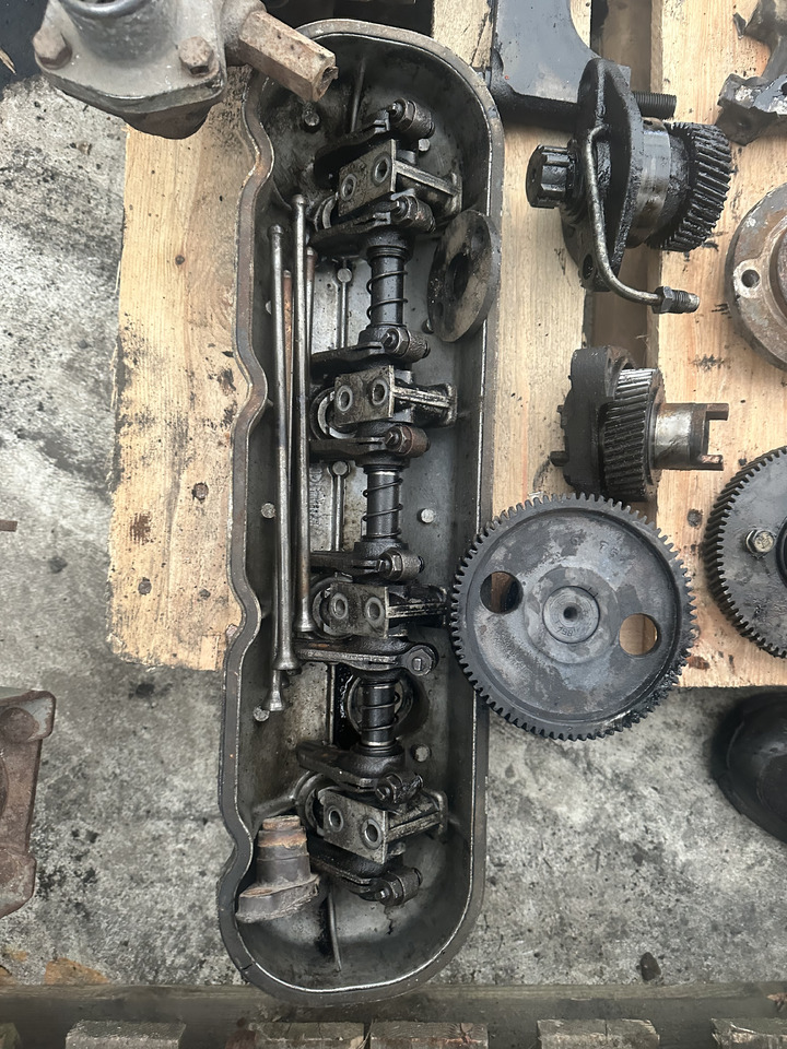 Fiat 780dt  Fiat 8045 głowica cylindrów , klawiatura głowicy , rozrząd , części - Cilinderkop voor Landbouwmachine: afbeelding 2 Fiat 780dt  Fiat 8045 głowica cylindrów , klawiatura głowicy , rozrząd , części - Cilinderkop voor Landbouwmachine: afbeelding 2