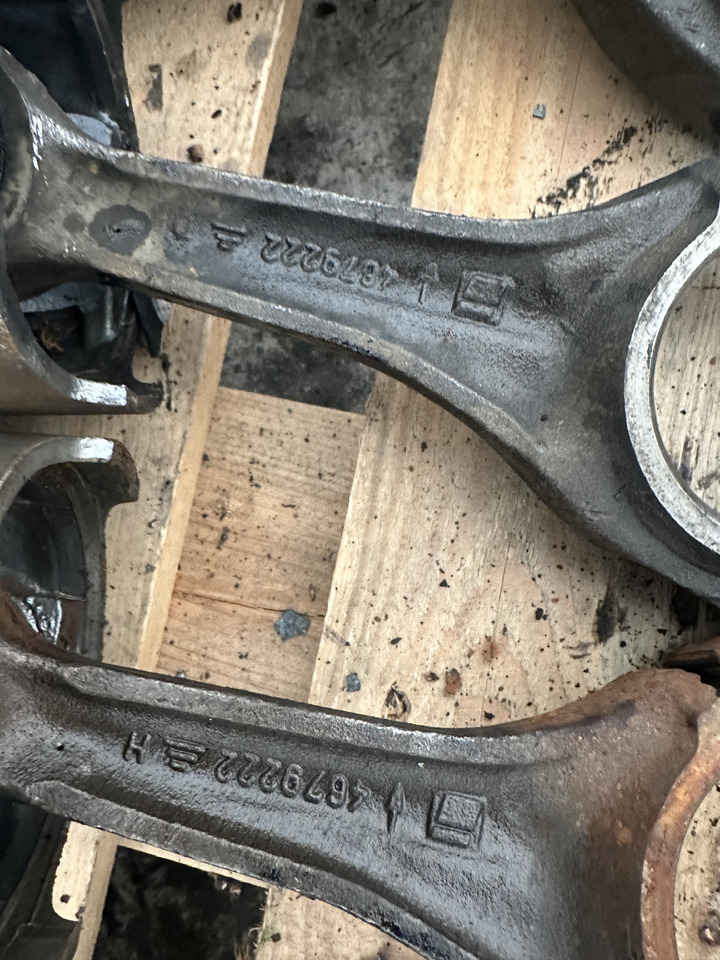 Fiat 780dt  Fiat 8045 korbowód koło zamachowe , kolektor wydechowy - Vliegwiel voor Landbouwmachine: afbeelding 5 Fiat 780dt  Fiat 8045 korbowód koło zamachowe , kolektor wydechowy - Vliegwiel voor Landbouwmachine: afbeelding 5