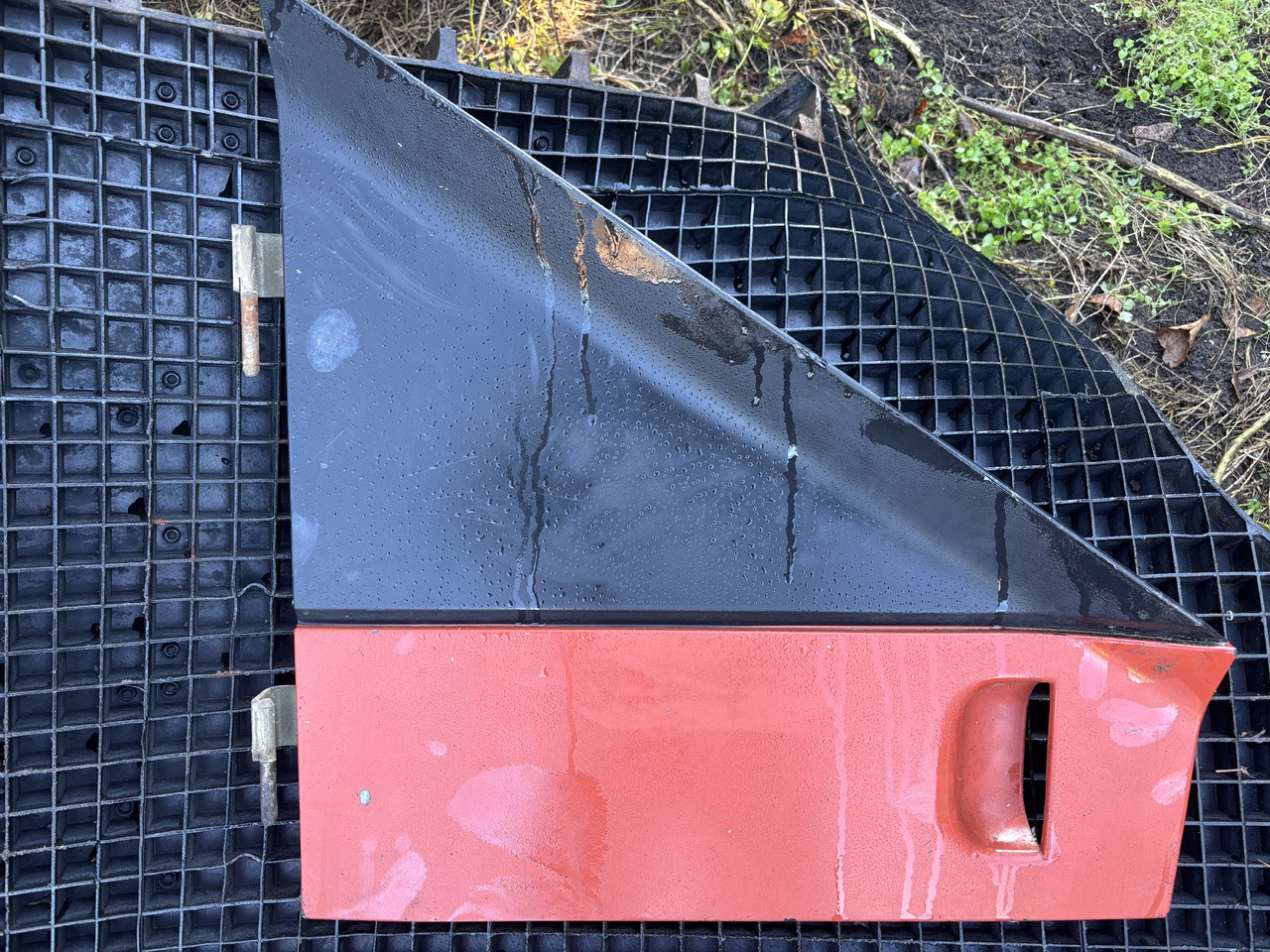 Fiat Agri New Holland G210 G230 G240 - boczek maski - Motorkap voor Landbouwmachine: afbeelding 1 Fiat Agri New Holland G210 G230 G240 - boczek maski - Motorkap voor Landbouwmachine: afbeelding 1