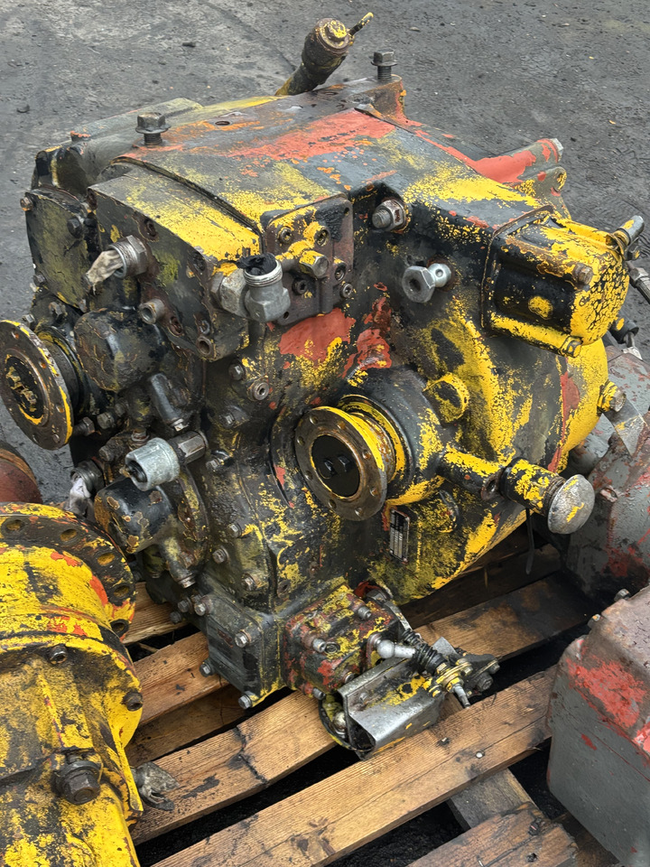 Hanomag 422 Skrzynia Biegów Do Ładowarki kołowej Hanomag 55 D 55D - Versnellingsbak voor Landbouwmachine: afbeelding 1 Hanomag 422 Skrzynia Biegów Do Ładowarki kołowej Hanomag 55 D 55D - Versnellingsbak voor Landbouwmachine: afbeelding 1