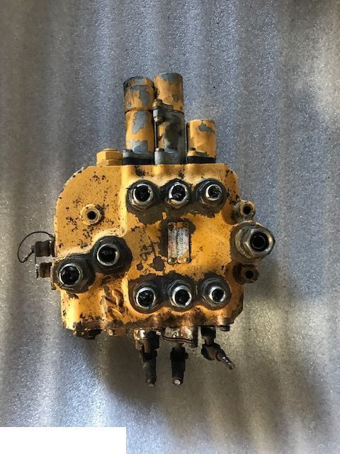 JCB 3cx 4cx - Rozdzielacz Przedni - Hydraulische klep voor Graaflaadmachine: afbeelding 2 JCB 3cx 4cx - Rozdzielacz Przedni - Hydraulische klep voor Graaflaadmachine: afbeelding 2