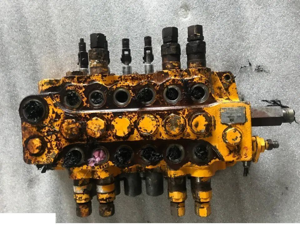 JCB 3cx Rozdzielacz - Tył - Hydraulische klep voor Graaflaadmachine: afbeelding 1 JCB 3cx Rozdzielacz - Tył - Hydraulische klep voor Graaflaadmachine: afbeelding 1