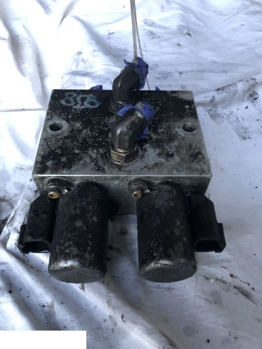 JCB 4CX - Rozdzielacz - Hydraulische klep voor Graaflaadmachine: afbeelding 2 JCB 4CX - Rozdzielacz - Hydraulische klep voor Graaflaadmachine: afbeelding 2