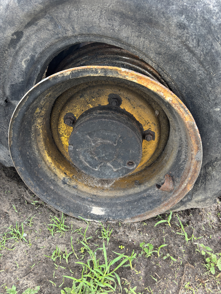 JCB 526 - felgi 24" nowy typ - Velg voor Landbouwmachine: afbeelding 1 JCB 526 - felgi 24" nowy typ - Velg voor Landbouwmachine: afbeelding 1