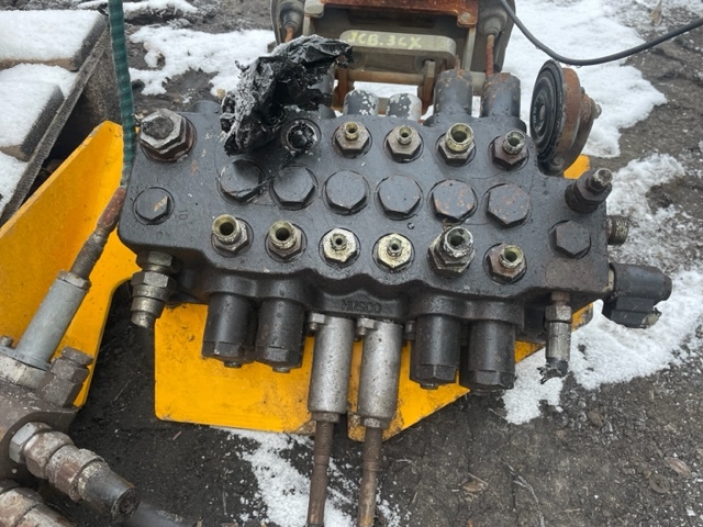 Jcb 3cx rozdzielacz hydrauliczny tylni - Hydraulische klep voor Landbouwmachine: afbeelding 2 Jcb 3cx rozdzielacz hydrauliczny tylni - Hydraulische klep voor Landbouwmachine: afbeelding 2