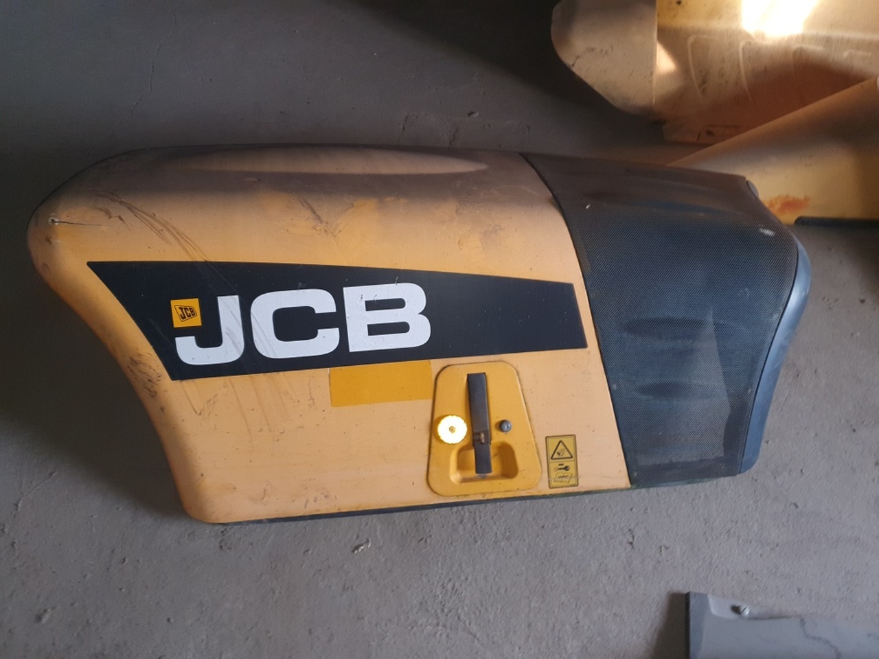 Jcb Klapa silnika pokrywa - Motorkap voor Bouwmachine: afbeelding 1 Jcb Klapa silnika pokrywa - Motorkap voor Bouwmachine: afbeelding 1