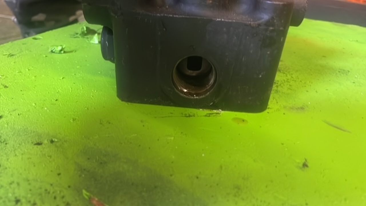 John Deere 4400 , 4500 Matbtro ts270 ts 280 zawór pierwszeństwa , zawór priorytetu - Hydraulische klep voor Landbouwmachine: afbeelding 5 John Deere 4400 , 4500 Matbtro ts270 ts 280 zawór pierwszeństwa , zawór priorytetu - Hydraulische klep voor Landbouwmachine: afbeelding 5