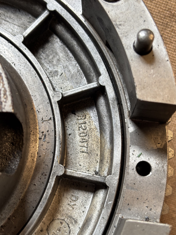 John Deere 6020, 6120, 6220 Tłoczek Tłok R120477 - Zuigers/ Ringen/ Glijlagers voor Landbouwmachine: afbeelding 2 John Deere 6020, 6120, 6220 Tłoczek Tłok R120477 - Zuigers/ Ringen/ Glijlagers voor Landbouwmachine: afbeelding 2