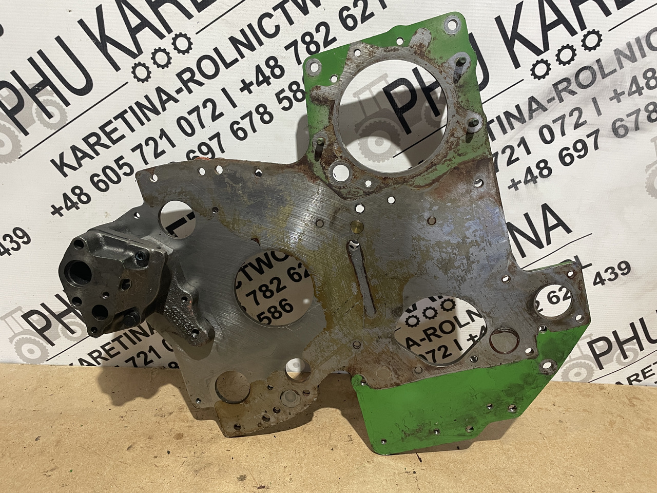 John Deere 6068 - pompa oleju RE564406 - Oliepomp voor Landbouwmachine: afbeelding 1 John Deere 6068 - pompa oleju RE564406 - Oliepomp voor Landbouwmachine: afbeelding 1