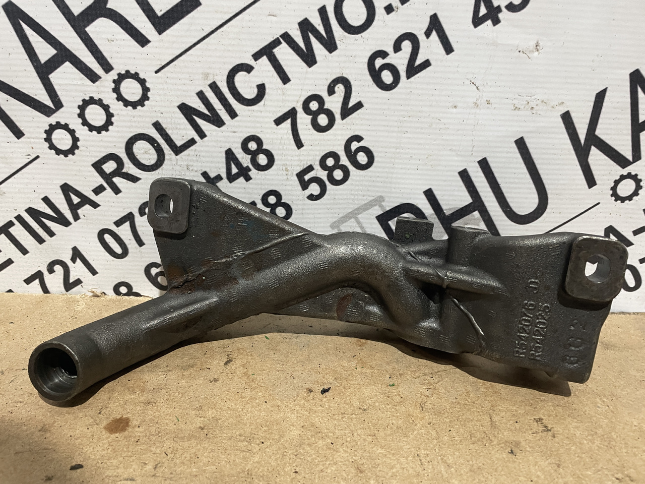 John Deere 6068 - wspornik uchwyt pompy oleju R542076 R542025 - Oliepomp voor Landbouwmachine: afbeelding 2 John Deere 6068 - wspornik uchwyt pompy oleju R542076 R542025 - Oliepomp voor Landbouwmachine: afbeelding 2