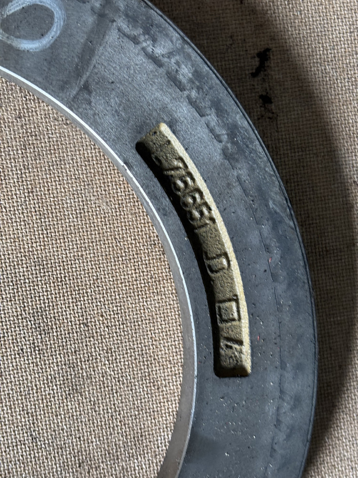 John Deere 6100 6300 6400 6500 6600 Docisk Hamulca Płytka L75651 - Remdelen voor Landbouwmachine: afbeelding 2 John Deere 6100 6300 6400 6500 6600 Docisk Hamulca Płytka L75651 - Remdelen voor Landbouwmachine: afbeelding 2